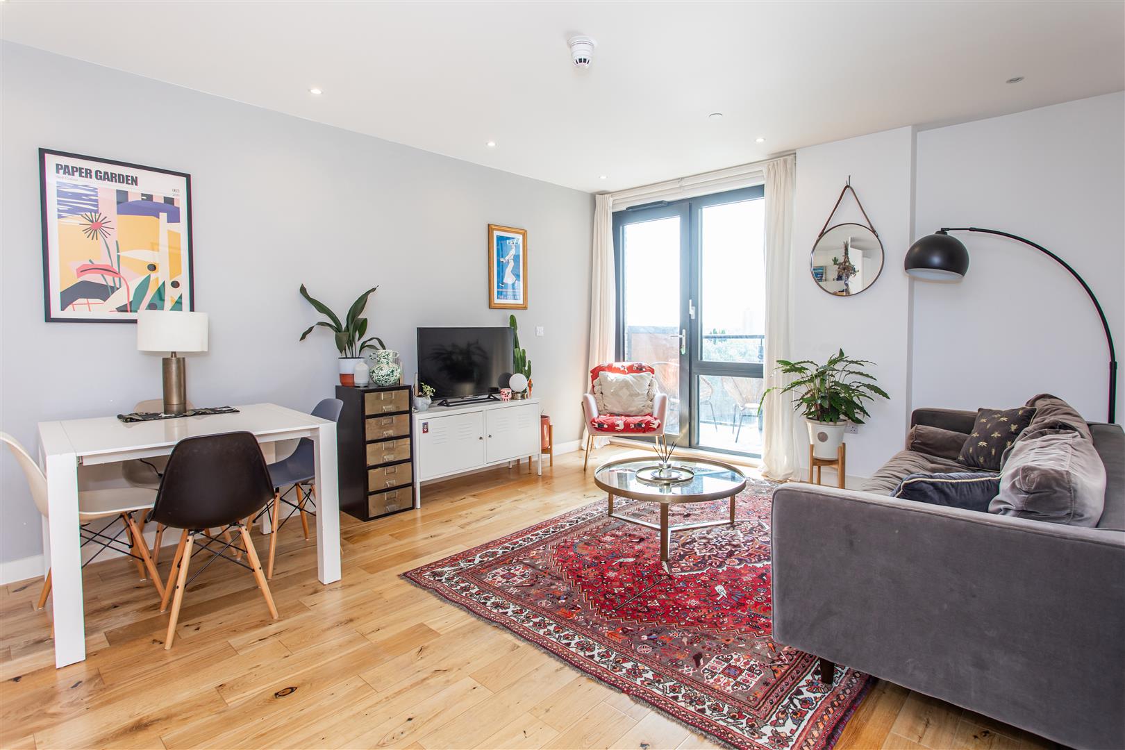 1 bed property in Palmers Road, Bethnal Green